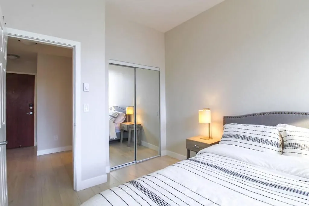 밴쿠버 Beautiful Downtown Unit 아파트